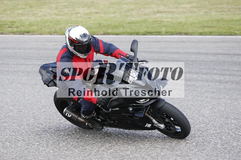 /Archiv-2025/09 22.04.2025 Cornu Master School ADR/gruen-vert/28